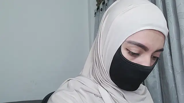 jade nassar online show from December 14, 10:15 pm