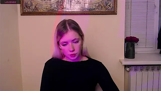 Snapshot of AliceHotty_ chatting on October 2, 11:26 am AliceHotty online show from October 2, 11:26 am