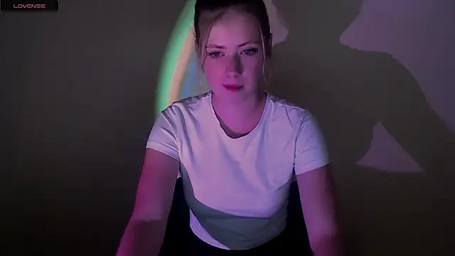 Snapshot of AliceHotty_ chatting on September 26, 6:44 am AliceHotty online show from September 26, 6:44 am
