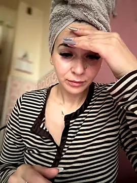 iSelena online show from November 10, 6:08 am