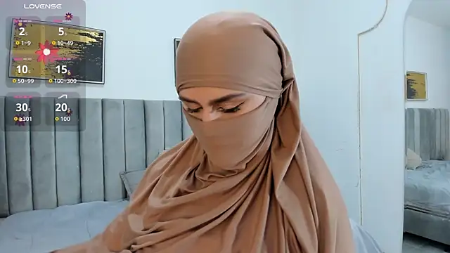 Snapshot of _shaiira chatting on September 9, 8:52 pm shaiira online show from September 9, 8:52 pm