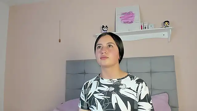 Zaaida  online show from April 22, 9:34 pm