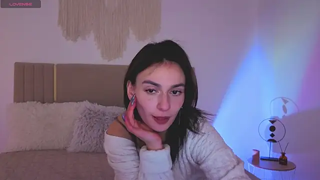 Little mia   online show from May 5, 9:40 pm