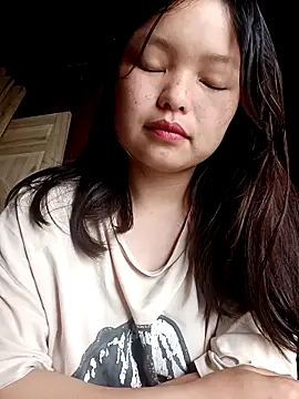 XoiXoi232 online show from May 2, 1:31 am
