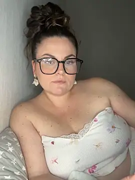 Snapshot of whitequeen_xxx chatting on September 16, 9:12 pm whitequeen xxx online show from September 16, 9:12 pm