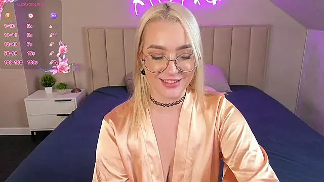 Vickie Nelsson online show from October 17, 10:18 am