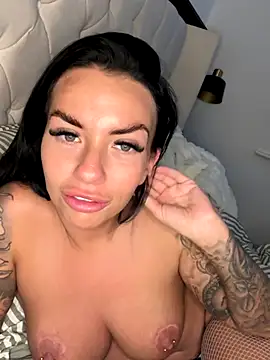 Snapshot of BELLABLACKXUK chatting on September 15, 9:44 pm BELLABLACKXUK online show from September 15, 9:44 pm