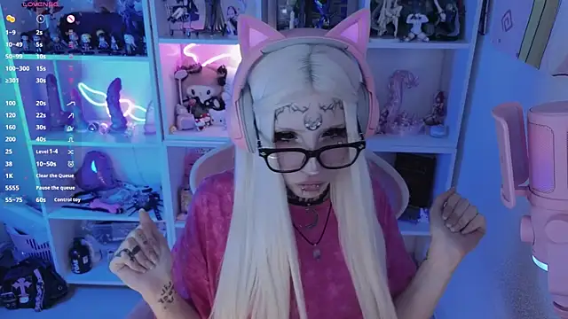 Nana stolass online show from June 15, 2:50 pm
