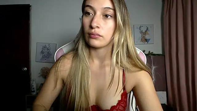 SophiaaLee online show from May 6, 12:25 am