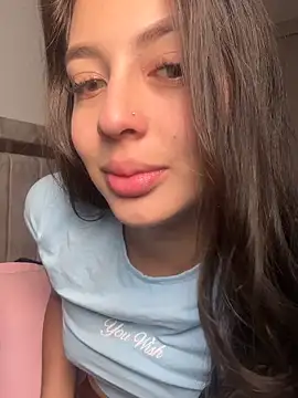 Snapshot of Mavii_ chatting on October 3, 2:33 pm Mavii online show from October 3, 2:33 pm