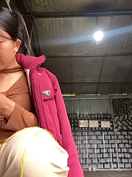 Huong-Ly online show from March 16, 8:51 am