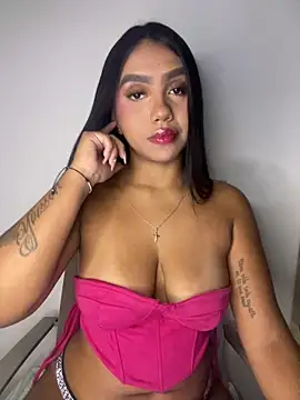 Michelle johnson  online show from April 29, 7:19 pm