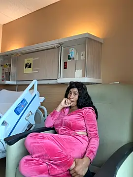 LuckyKhloe online show from October 5, 5:40 pm