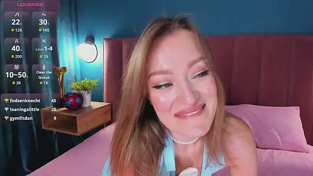 EvelynPoole online show from July 18, 2:26 am