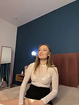 EvelynPoole online show from November 17, 1:50 am