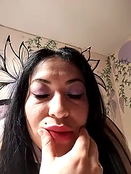Snapshot of angelicroose2 chatting on September 12, 9:33 pm angelicroose2 online show from September 12, 9:33 pm