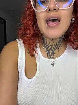 Snapshot of MargothWolfe chatting on October 11, 3:33 am MargothWolfe online show from October 11, 3:33 am