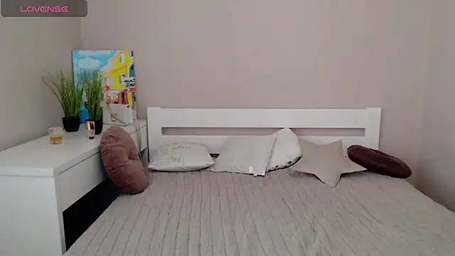 SelinLi online show from July 10, 11:32 am