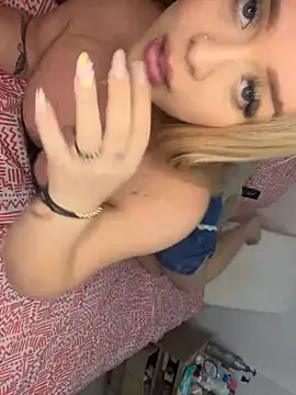 Dani rosse  online show from July 6, 8:00 pm