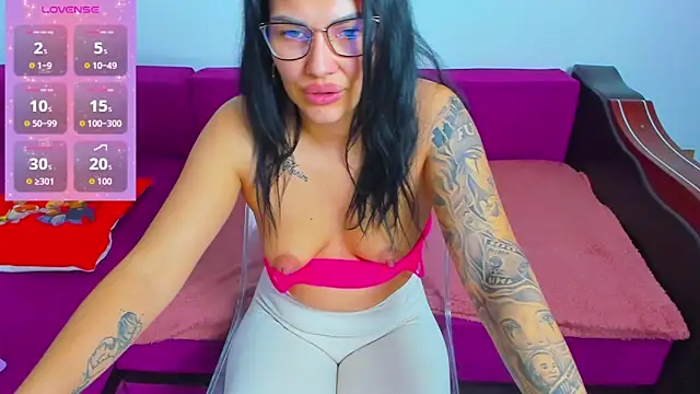 MiaKiittyy online show from October 13, 7:27 pm