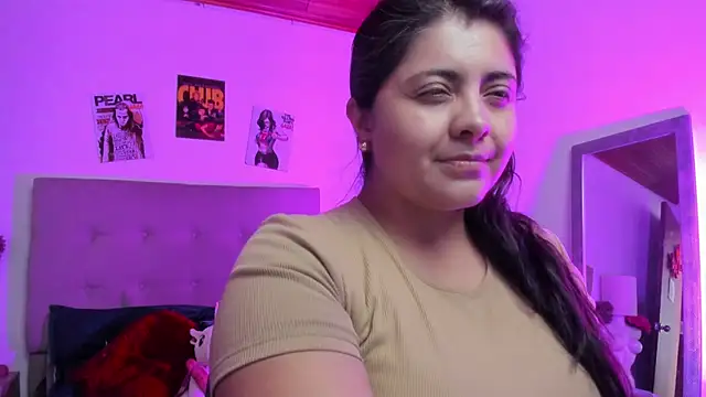 TifanyAmazinng online show from February 4, 12:41 pm