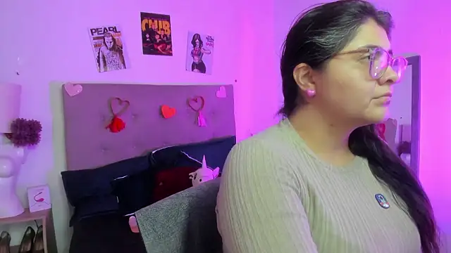 TifanyAmazinng online show from February 10, 1:14 pm