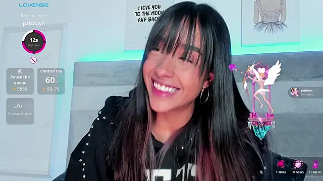 Snapshot of Aleja_ruizz chatting on October 18, 9:45 am Aleja ruizz online show from October 18, 9:45 am