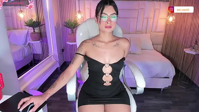 DulceGreem online show from November 6, 12:11 pm