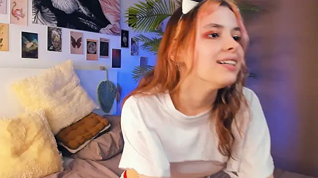 VedaSchulz online show from March 13, 8:21 pm