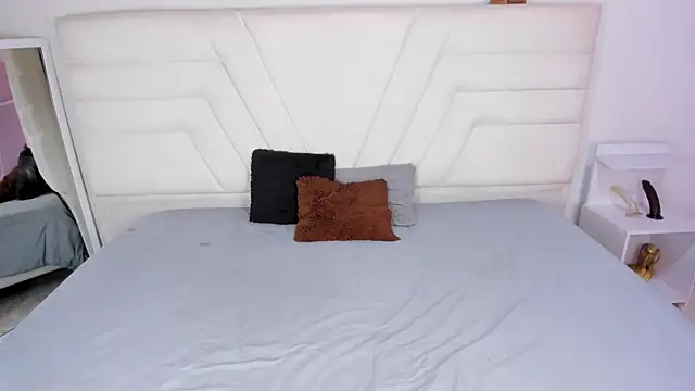 fressittalove01 online show from December 22, 2:20 pm