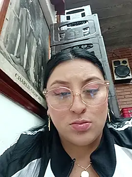 megan fox5 online show from December 2, 4:20 pm