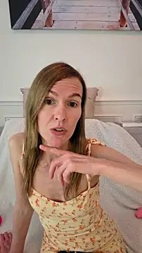 fanny posy online show from July 28, 12:48 pm