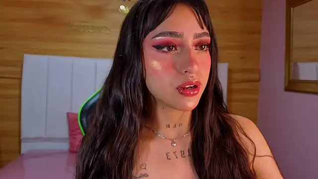 Abril Velvet a  online show from January 16, 12:56 pm