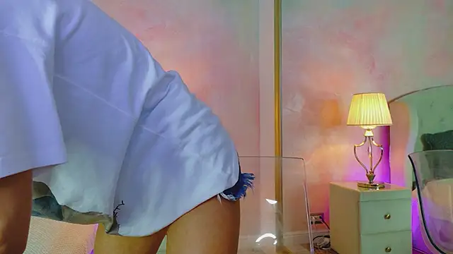 KaseyQuinn  online show from June 15, 7:25 pm