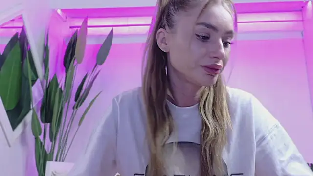 KaseyQuinn  online show from April 30, 11:41 pm