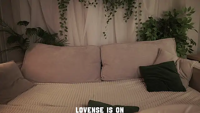 ElizSpieth online show from December 21, 1:43 am