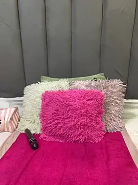 LonelyQueenxx25 online show from July 6, 7:16 pm