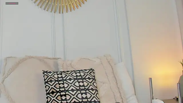 CharlotteBrownn  online show from July 14, 12:11 am