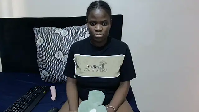 SweetTitties21 online show from June 15, 1:11 pm