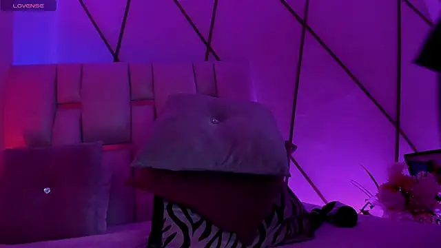 Venuswilds online show from October 15, 11:57 am