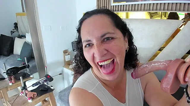 Luna Naughty1 online show from July 12, 12:00 am