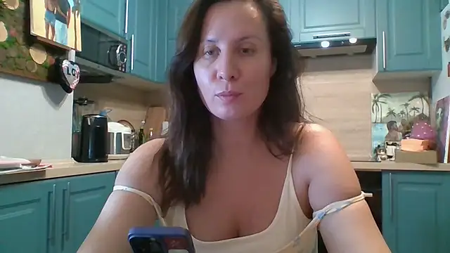 ALICAINWONDERLAND online show from November 30, 5:50 pm