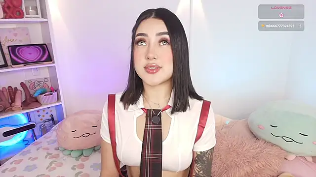 justonecute online show from March 13, 8:32 pm