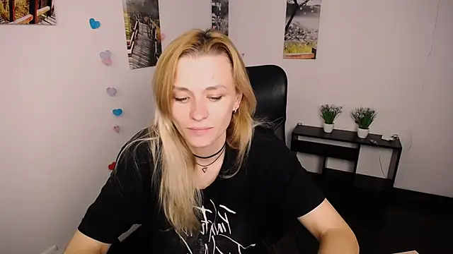 PeppyMia online show from October 3, 7:13 am