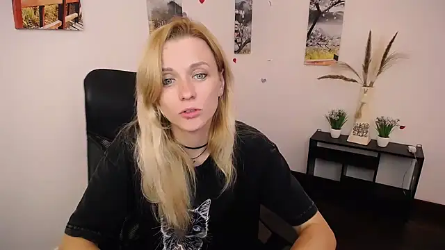 PeppyMia online show from September 22, 7:51 am