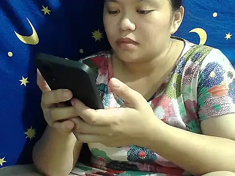 Snapshot of cris_sweety chatting on October 30, 1:12 pm cris sweety online show from October 30, 1:12 pm