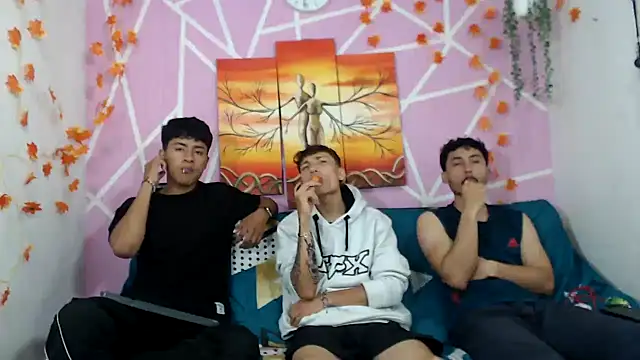 Snapshot of sebas_boys577 chatting on October 11, 1:47 pm sebas boys577 online show from October 11, 1:47 pm