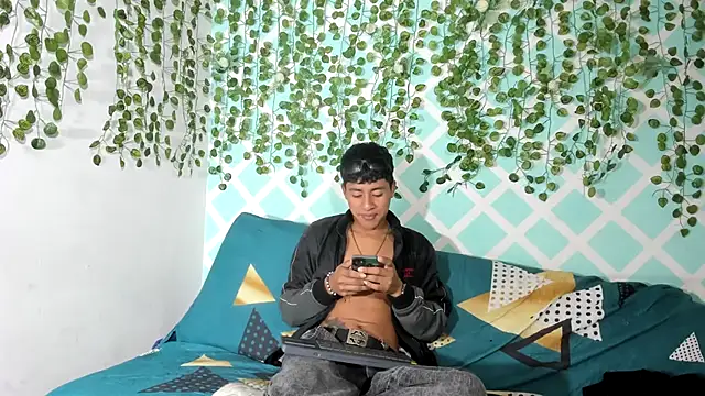 Snapshot of sebas_boys577 chatting on September 29, 2:22 pm sebas boys577 online show from September 29, 2:22 pm