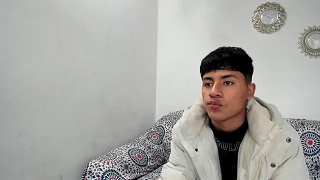 Snapshot of sebas_boys577 chatting on October 3, 1:16 pm sebas boys577 online show from October 3, 1:16 pm