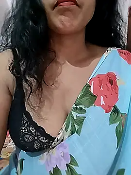 Snapshot of spicysuhana chatting on September 23, 5:49 am spicysuhana online show from September 23, 5:49 am